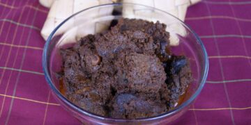 Kalio Disangka Rendang Adalah “Dosa” Terbesar Orang Jawa di Rumah Makan Padang Mojok.co