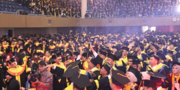 Ibu Rumah Tangga dan Ojol juga Berhak untuk Kuliah, Universitas Terbuka Menerima Tanpa Batasan Apa pun! Mojok.co