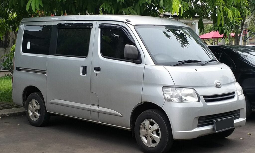Daihatsu Gran Max, Si "Alphard Jawa" yang Nggak Ganteng, tapi Paling Bisa Diandalkan Mojok.co