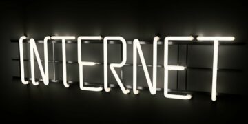 Masa Aktif Kuota Data Internet 28 Hari Sungguh Mengganggu Keuangan Saya, Pengeluaran Semakin Boros! Mojok.co