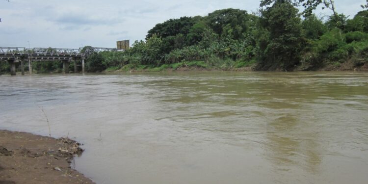 Bengawan Solo: Sungai Legendaris yang Kini Jadi Tempat Pembuangan Sampah