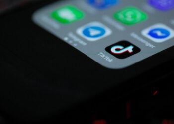 Suka Duka Pengusaha Kecil Jualan Live di TikTok: Nggak Ada yang Nonton, Sekalinya Ada yang Nonton Malah PHP