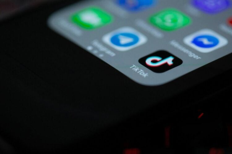 Suka Duka Pengusaha Kecil Jualan Live di TikTok: Nggak Ada yang Nonton, Sekalinya Ada yang Nonton Malah PHP