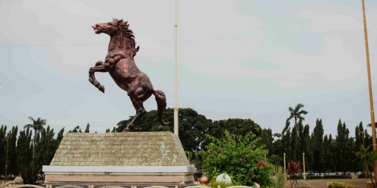 Alasan Orang Lamongan Lebih Sering Healing ke Tuban daripada Gresik