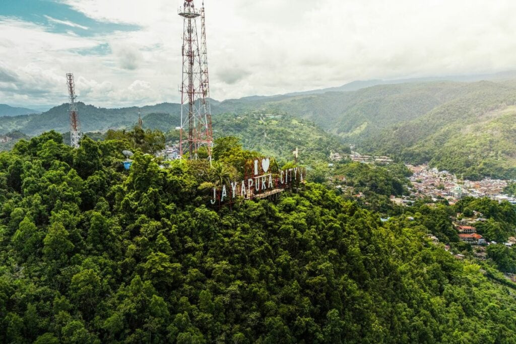 Culture Shock Orang Jakarta Ketika Pertama Kali ke Jayapura, Ternyata Nggak Terpelosok seperti dalam Bayangan