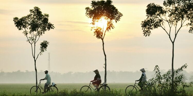 Dilema Warga Gondangrejo: Mengaku Orang Karanganyar, Jauhnya Kebangetan. Mengaku Orang Solo, KTP Nggak Setuju