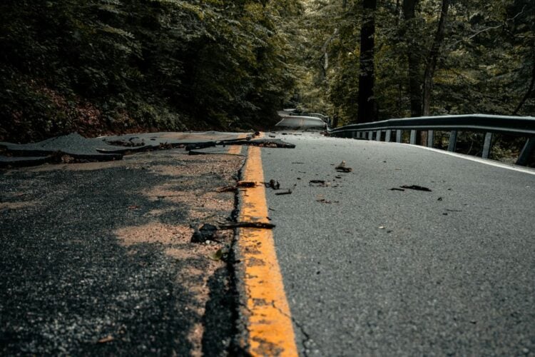 3 Alasan Berkendara di Jalanan Jombang Itu Menyebalkan