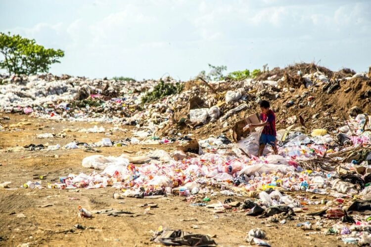 Tangsel Dikepung Sampah, Aromanya Mencekik Warga, Pejabatnya ke Mana?