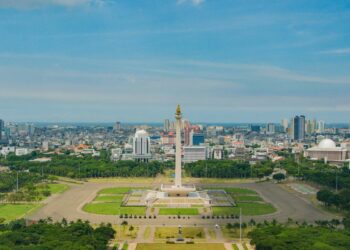 Kerja Dekat Monas Jakarta Nggak Selalu Enak, Akses Mudah tapi Sering Ada Demo yang Bikin Lalu Lintas Kacau