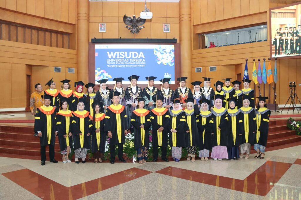 Kuliah Bukan Perlombaan Lulus Tepat Waktu, Universitas Terbuka (UT) Justru Mengajarkan Saya Lulus Tepat Tujuan