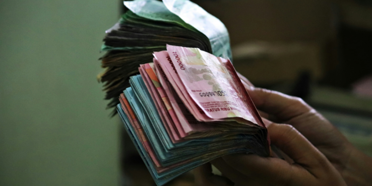 Gak Daftar, Saldo Dipotong, Tiba-tiba Jadi Nasabah BRI Life Stres! (Unsplash)