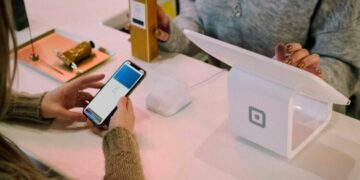 Nggak Punya QRIS, Nenek Dituduh Nggak Mau Bayar Roti (Unsplash)