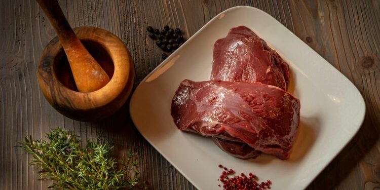 Lidah Jawa Saya Kaget dan Menyerah Ketika Mencoba Dendeng Rusa dari Merauke