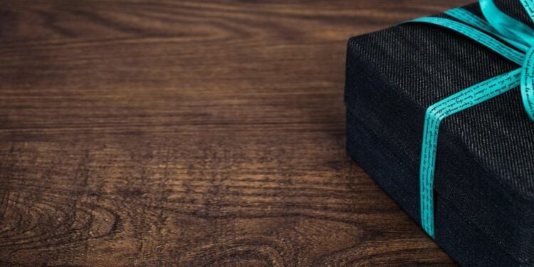 Tradisi Aneh Kondangan di Daerah Jepara yang Sudah Saatnya Dihilangkan: Nyumbang Rokok Slop yang Dianggap Utang