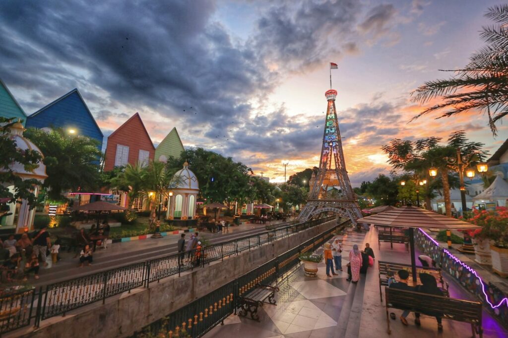 Madiun, Kota Kecil yang Banyak Berbenah kecuali Transportasi Publiknya Mojok.co