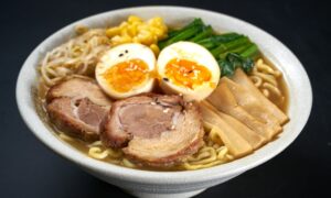 3 Peraturan Tidak Tertulis Makan Ramen di Golden Geisha Jogja agar Tidak Kecewa