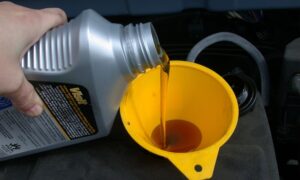 5 Cara Mudah Mengetahui Oli Palsu Menurut Penjual Spare Part