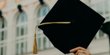 Jangan Kuliah S2 Tanpa Rencana Matang, Bisa-bisa Ijazah Kalian Overqualified dan Akhirnya Menyesal mojok.co