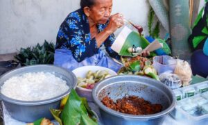 Alasan Lupis Legendaris Mbah Satinem Jogja Cukup Dikunjungi Sekali Aja