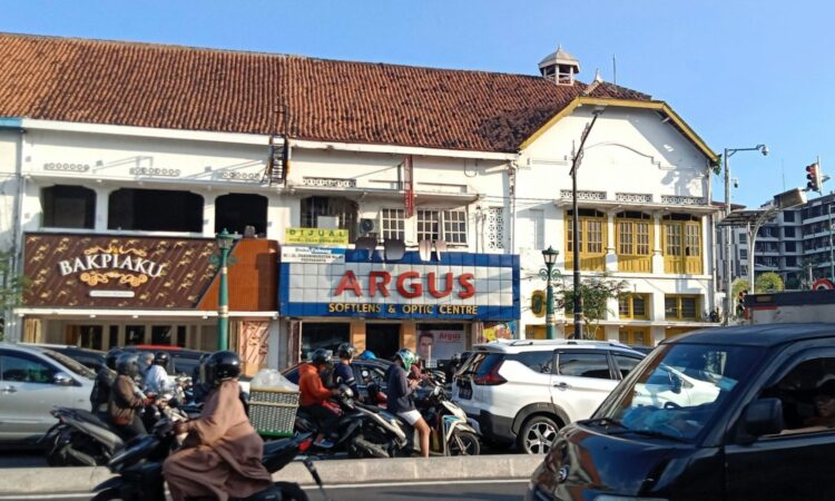 Pengendara Jogja Jarang Klakson Bukan Berarti Mereka Beradab di Jalan dan Layak Jadi Teladan  Mojok.co