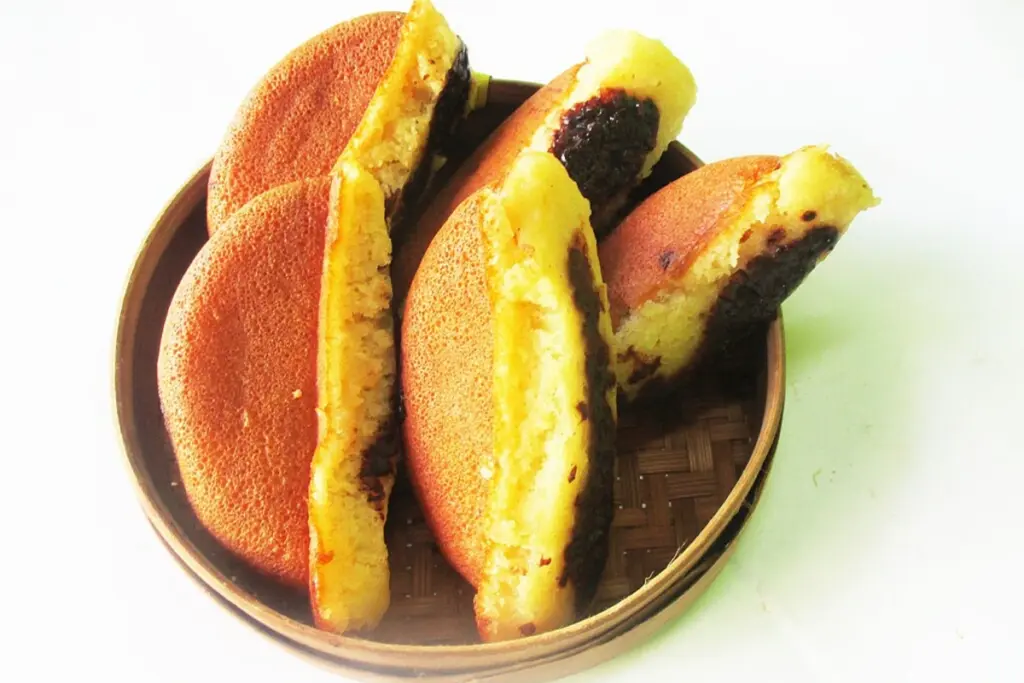 8 Dosa Penjual Kue Pukis yang Mengecewakan Pembeli (Danangtrihartanto - Wikimedia Commons)