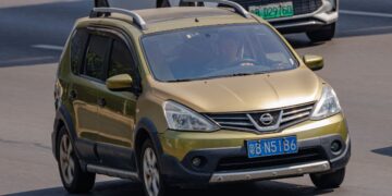 Grand Livina Bukan Mobil Lemah, Ia Adalah Bukti Kenyamanan Sejati Memang Butuh Ongkos dan Keringat