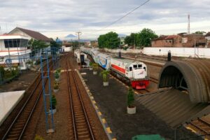 Ambarawa Ekspres, Kereta Api yang Menyesatkan Calon Penumpang
