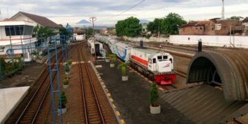 Ambarawa Ekspres, Kereta Api yang Menyesatkan Calon Penumpang