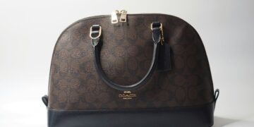 Coach Jualan di Shopee untuk Rakyat Jelata yang Gajinya Nggak Seberapa tapi Keinginannya Nggak Kira-kira