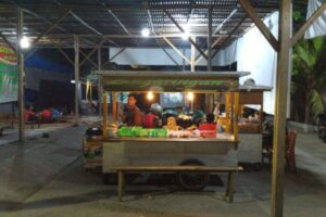 Panduan Tidak Resmi Makan di Angkringan Jogja agar Tampak Elegan dan Santun