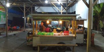 Panduan Tidak Resmi Makan di Angkringan Jogja agar Tampak Elegan dan Santun