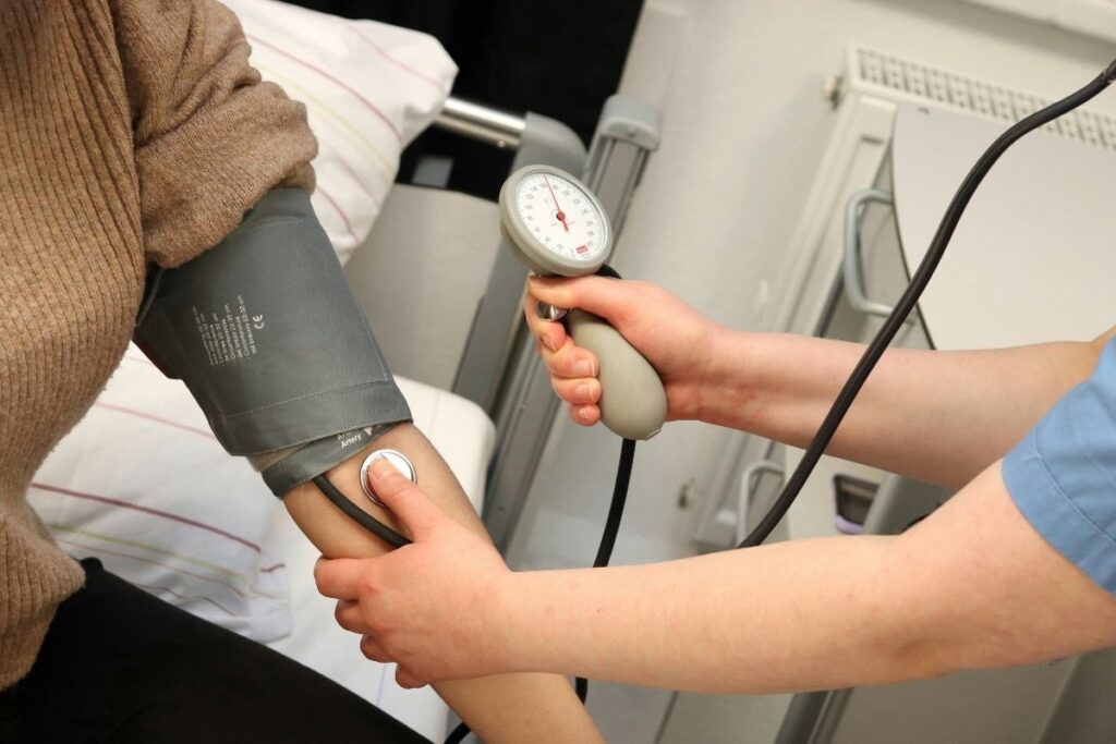 Menerima Takdir di Jurusan Keperawatan, Jurusan Paling Realistis bagi Mahasiswa yang Gagal Masuk Kedokteran karena Biaya