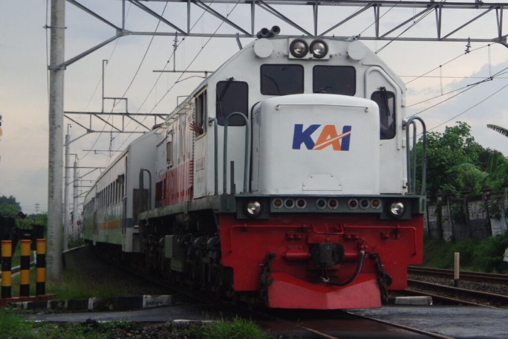 Kapok Naik KA Bengawan, Sudah Booking Tiket Jauh Hari Malah Duduk Nggak Sesuai Kursi