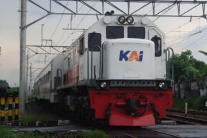 Kapok Naik KA Bengawan, Sudah Booking Tiket Jauh Hari Malah Duduk Nggak Sesuai Kursi