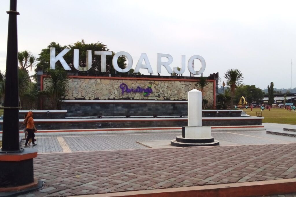 Jawaban untuk Pertanyaan Kenapa Kutoarjo Punya Alun-alun Sendiri padahal Masuk Purworejo