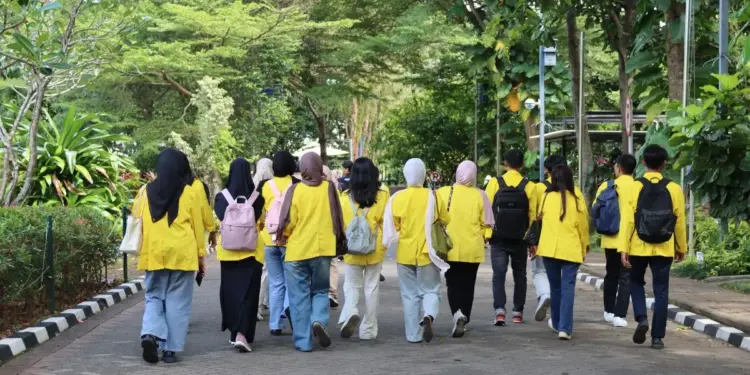Kuliah di UT Sudah Paling Benar, Belajarnya Nggak Instan tapi Terstruktur dan Nggak Bikin Manja