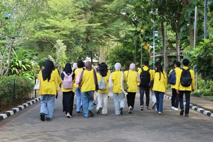 Kuliah di UT Sudah Paling Benar, Belajarnya Nggak Instan tapi Terstruktur dan Nggak Bikin Manja