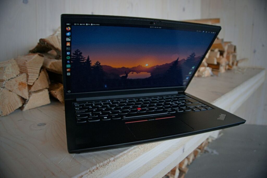 Saya Pakai ThinkPad Bukan karena Saya Pekerja Keras, tapi karena Malas