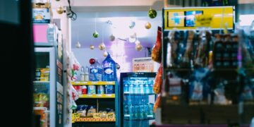 In This Economy, Bekerja di Warung Madura jadi Pilihan Paling Bijak bagi Masyarakat Sumenep