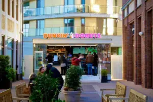 Alasan Dunkin’ Donuts Tetap Eksis dan Bertahan meski Gerainya Kelihatan Sepi Pelanggan