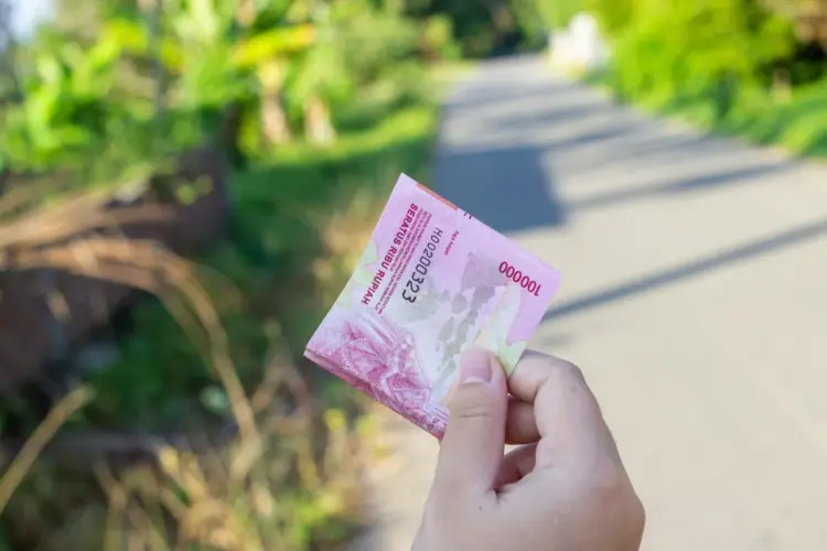 Toko Masih Terima Pembayaran Tunai di Zaman Serba Scan Bukan karena Cuci Uang, tapi karena Alasan Ini