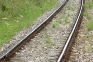 Jatuh di Rel Bengkong Purwosari Solo Bukan Kejadian Mistis, tapi Apes Aja