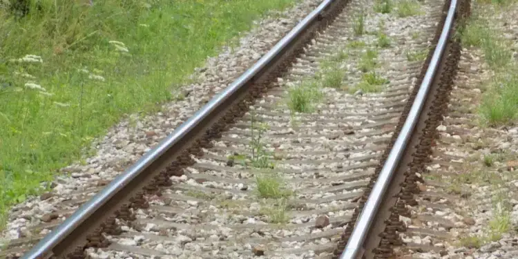 Jatuh di Rel Bengkong Purwosari Solo Bukan Kejadian Mistis, tapi Apes Aja