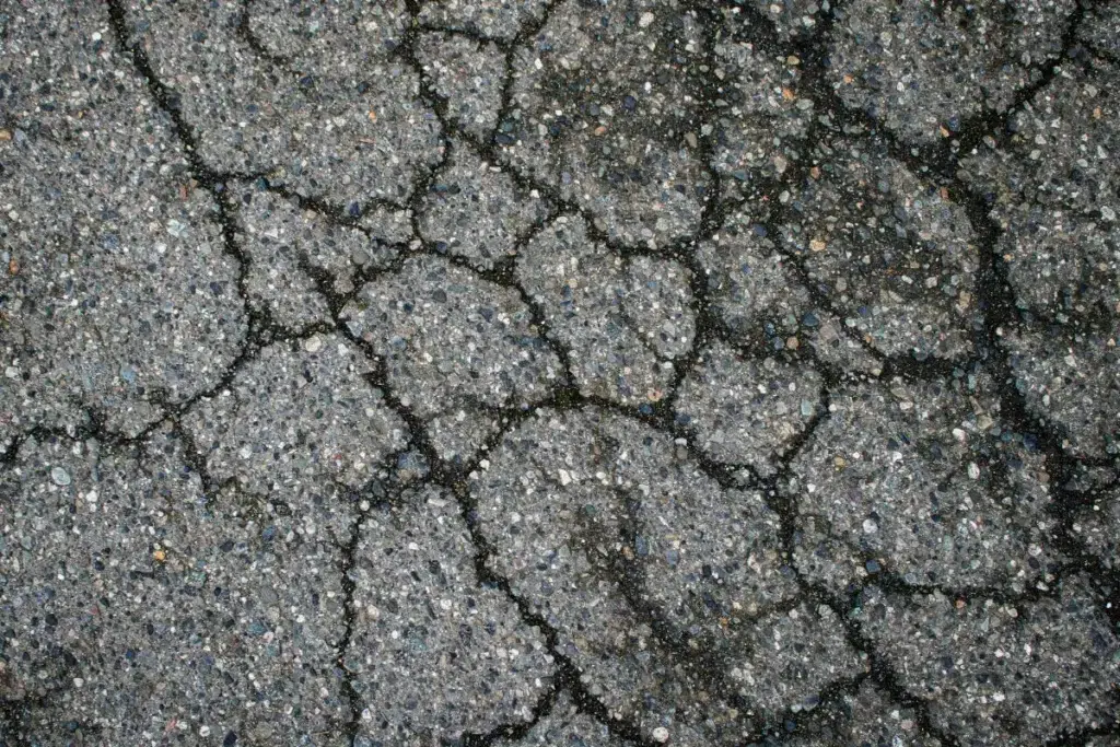 Jalan Adi Sumarmo Ngabeyan Kartasura, Jalan Penghubung Bandara Adi Soemarmo yang Bikin Pengendara Waswas