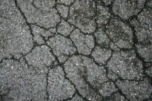 Jalan Adi Sumarmo Ngabeyan Kartasura, Jalan Penghubung Bandara Adi Soemarmo yang Bikin Pengendara Waswas