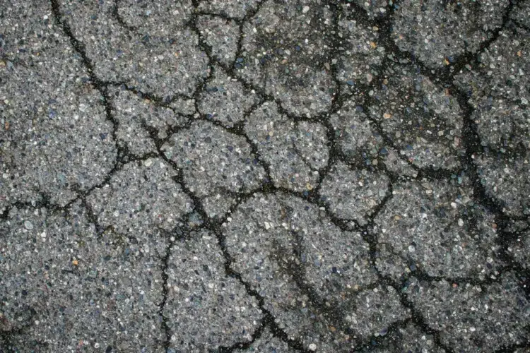 Jalan Adi Sumarmo Ngabeyan Kartasura, Jalan Penghubung Bandara Adi Soemarmo yang Bikin Pengendara Waswas