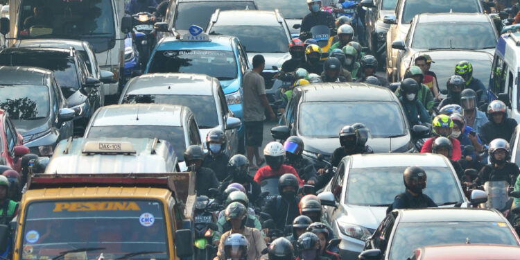 Jalan Dayeuhkolot Bandung- Wujud Ruwetnya Jalanan Bandung (Unsplash)