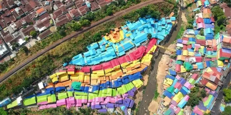 Malang Hari Ini Adalah Definisi Cantik tapi Toxic (Unsplash) bandung