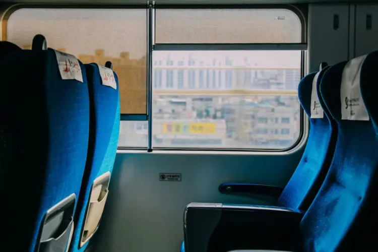 Cara Pilih Kursi Kereta Api Paling Enak, Jangan Asal supaya Nggak Menyesal Mojok.co