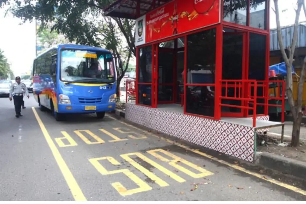 Batik Solo Trans Memang Nyaman, tapi Nggak Ramah Mahasiswa, ke Kampus Harus Transit Sampai 3 Kali Mojok.co